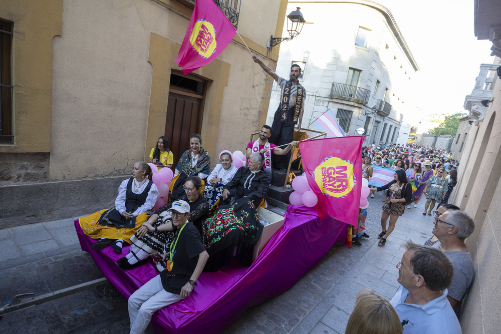 Pasacalles V Orgullo LGTBIQ+ Ávila.